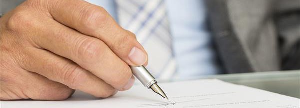 老赖欠钱不还，联系不上，去法院起诉能不能立案？